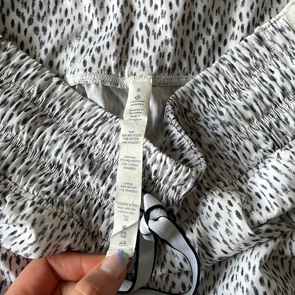 Lululemon Parachute Jogger Pants - Picture 2 of 3